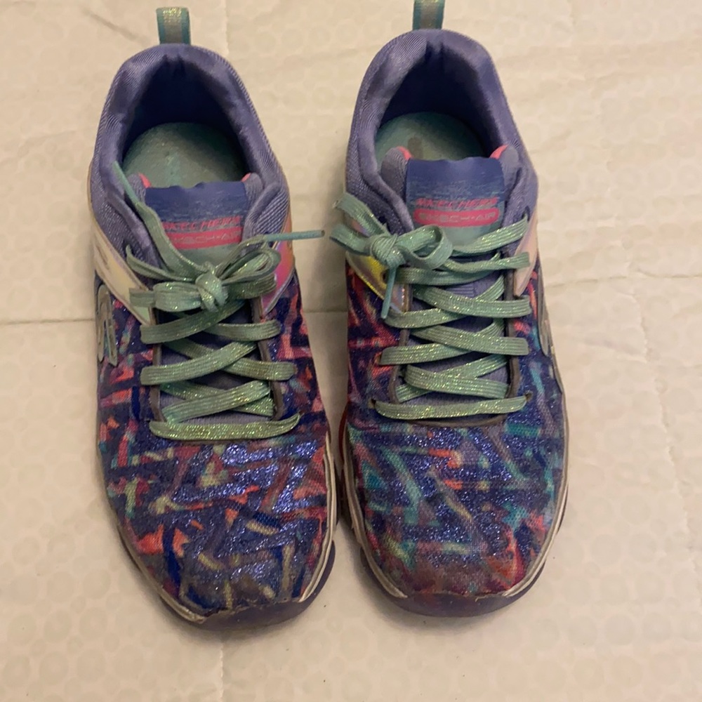 Sketchers girls tennis shoes size 3.